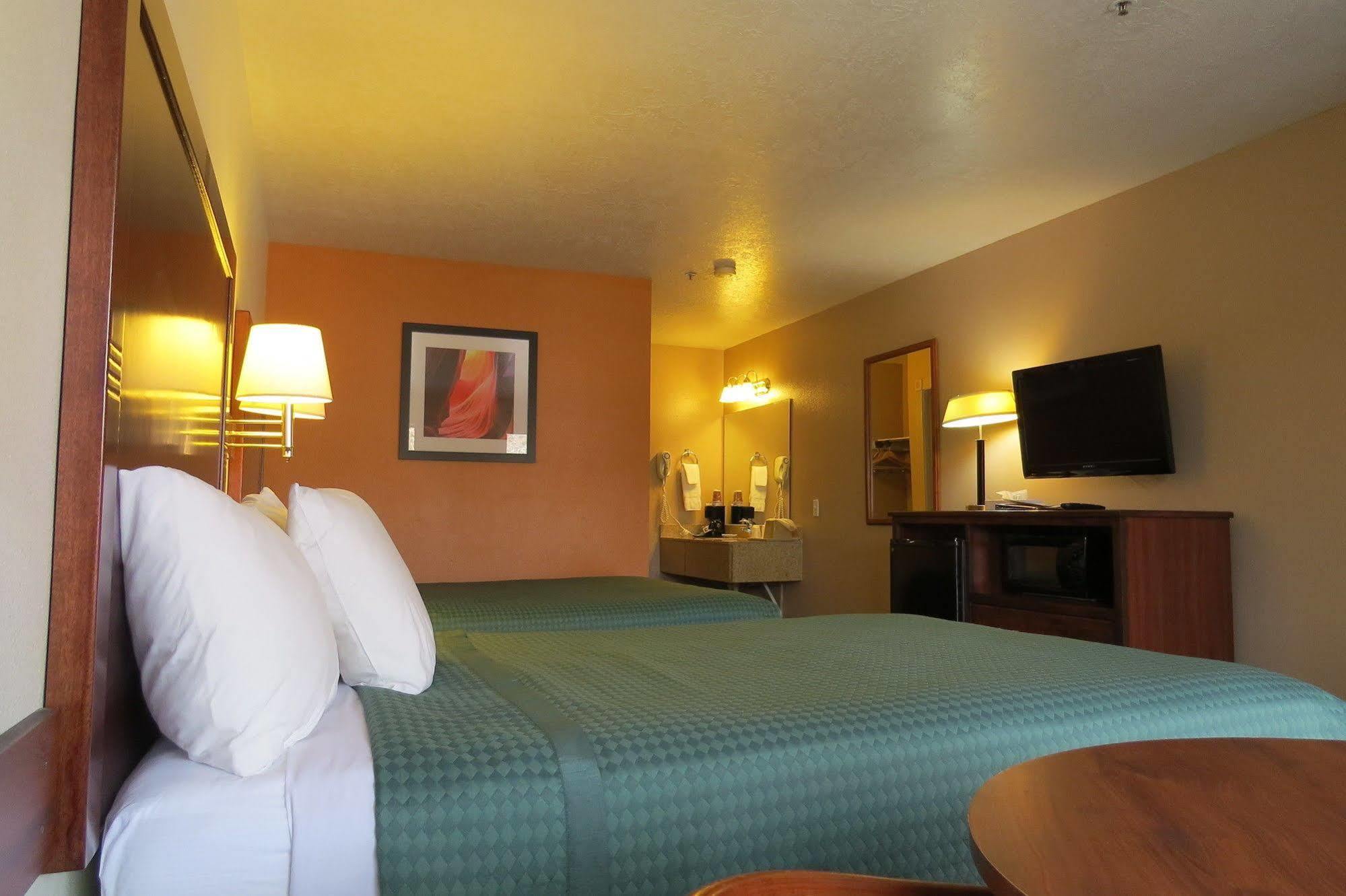 America'S Best Inn & Suites Saint George Екстер'єр фото