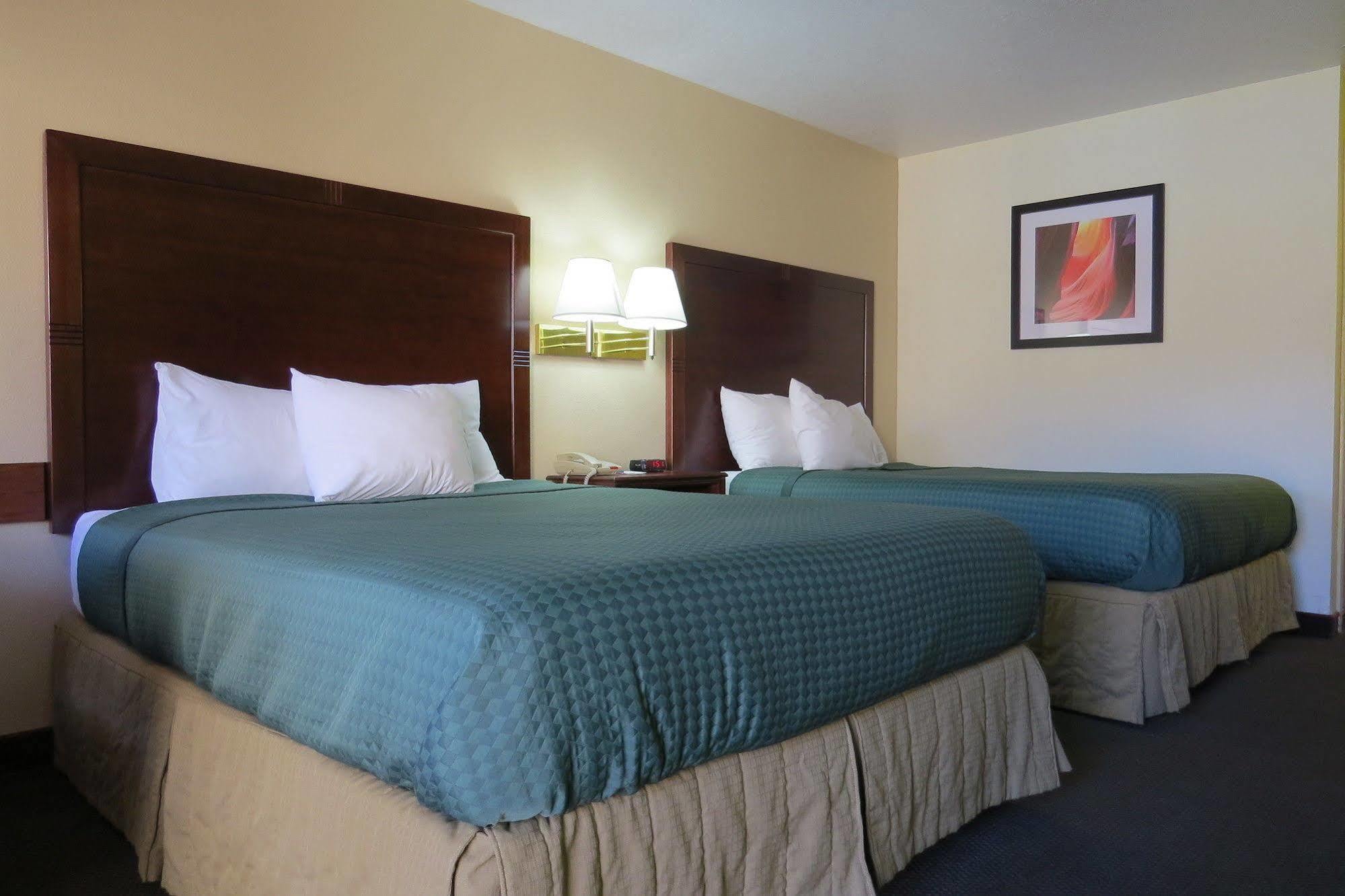 America'S Best Inn & Suites Saint George Екстер'єр фото