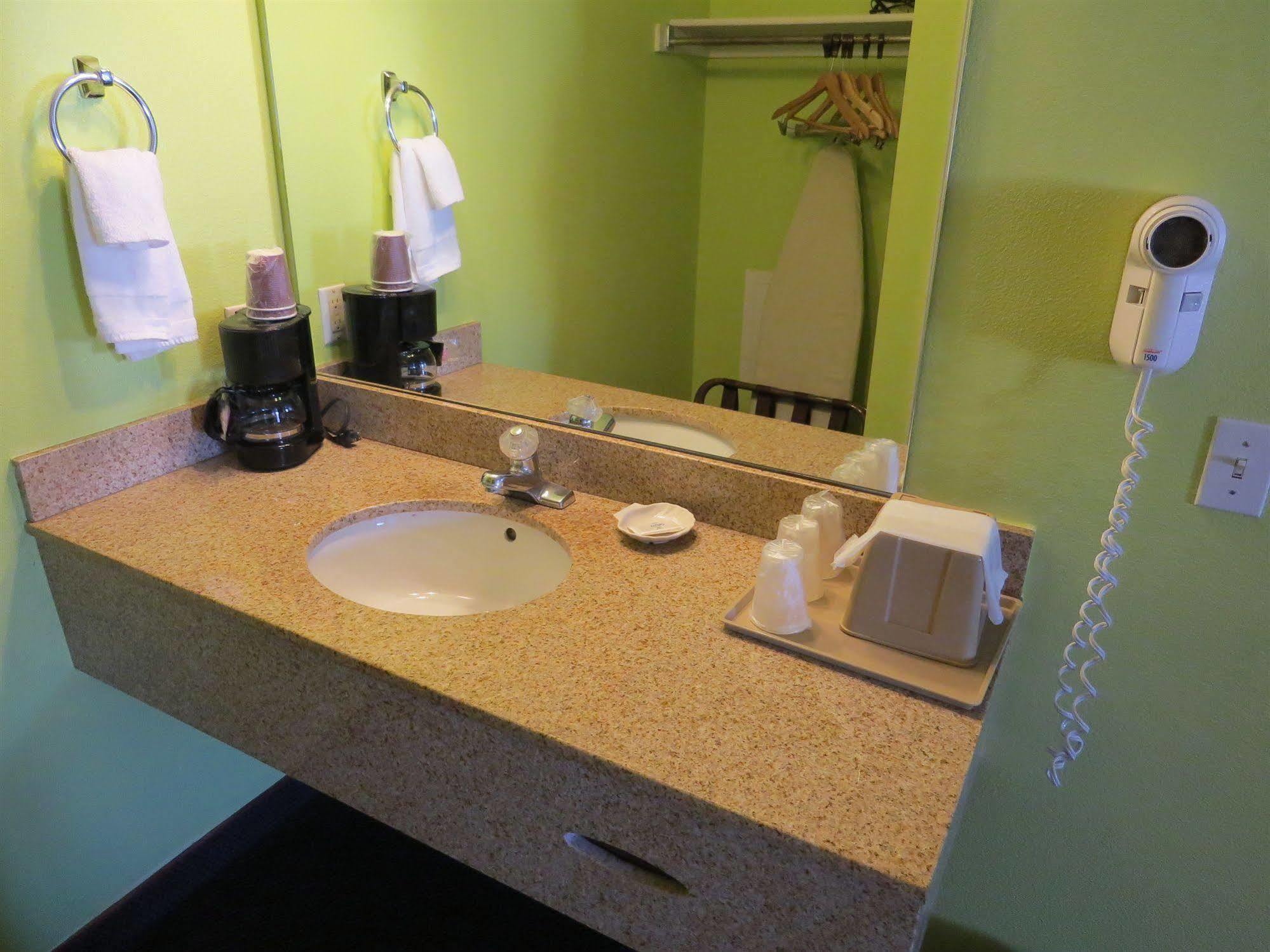 America'S Best Inn & Suites Saint George Екстер'єр фото
