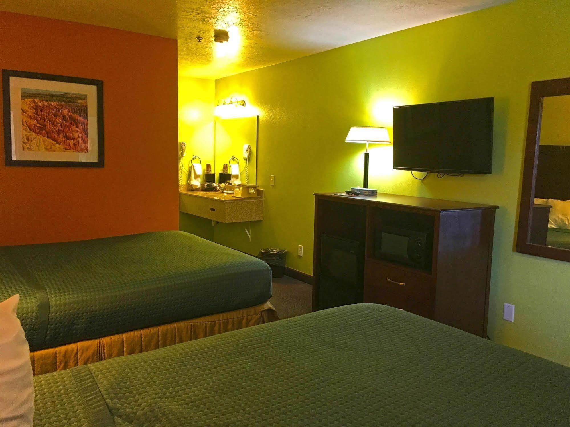 America'S Best Inn & Suites Saint George Екстер'єр фото